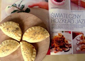 Pierogi drożdżowe z kapustą i grzybami