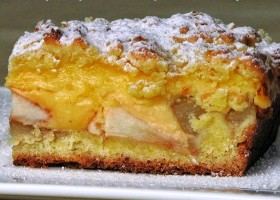 Ciasto z gruszkami, budyniem i kruszonką
