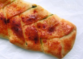 Stromboli ze szpinakiem i łososiem