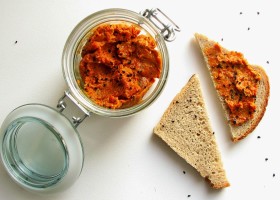 Hummus z pieczonej marchewki