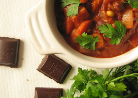 Chili fasolowe z gorzką czekoladą