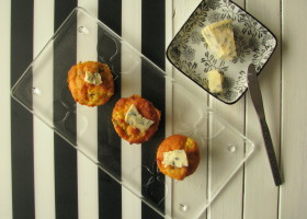 Muffiny z gruszką i gorgonzolą
