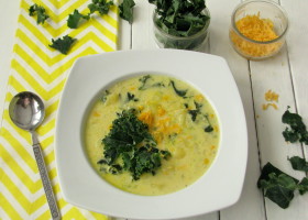 Chowder kukurydziano  – ziemniaczany z jarmużem