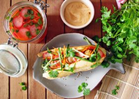 Kanapka bánh mì w wersji wegetariańskiej